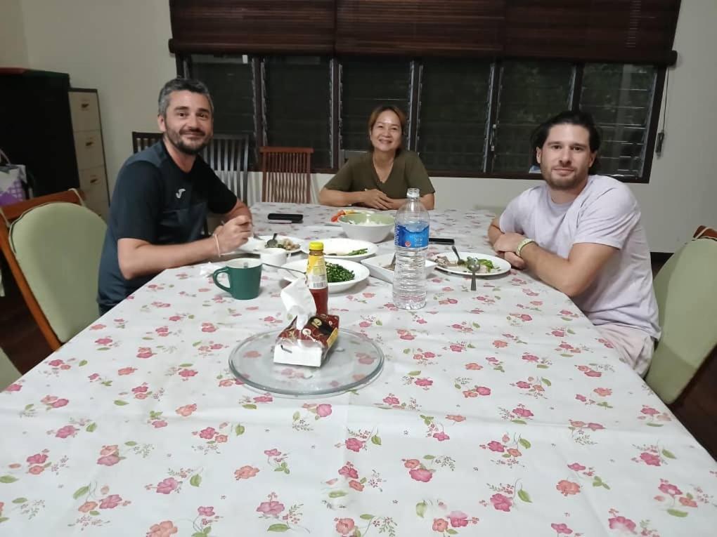Mulu Tribal Homestay Екстер'єр фото