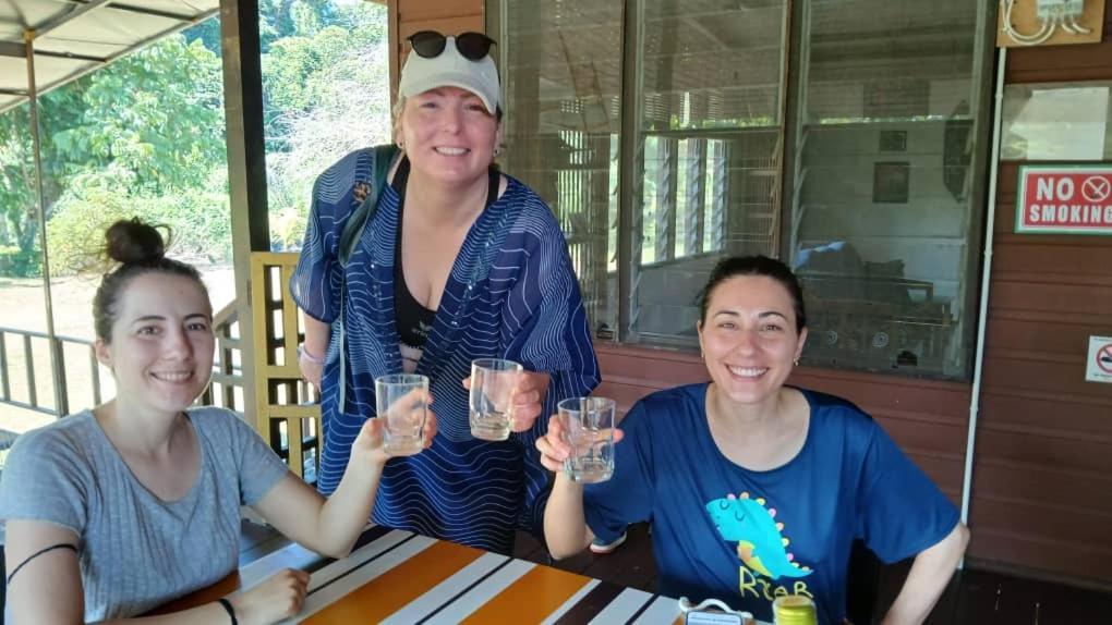 Mulu Tribal Homestay Екстер'єр фото